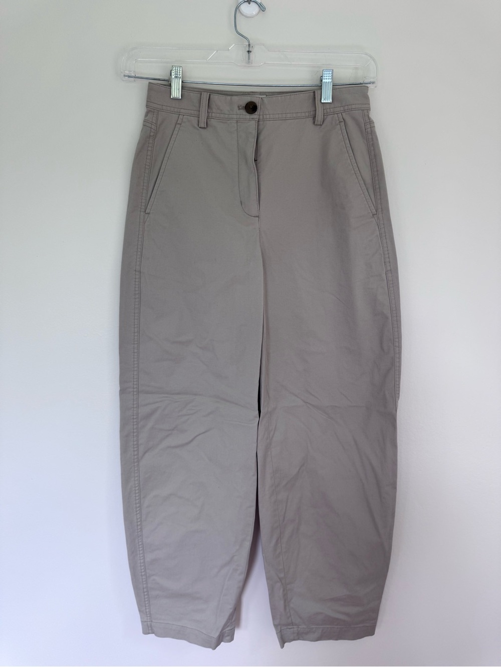 Aritzia Wilfred Chino Relaxed Hi-Rise Barrel Pant Tan size 4